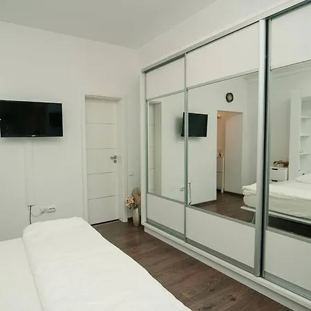 Apartment Oasis *